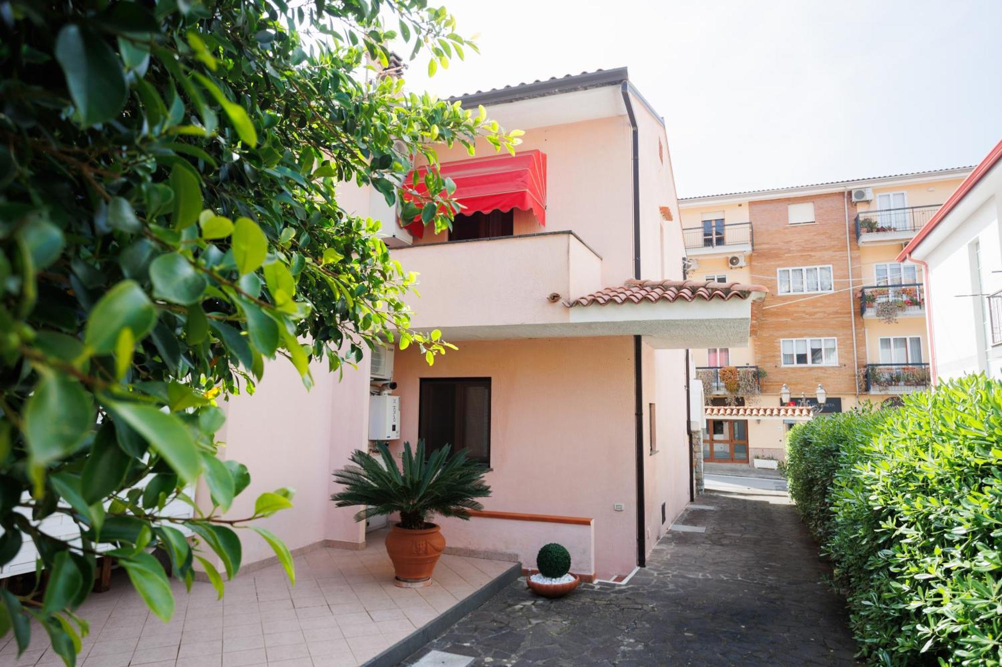The Lemon Tree House Apartment Scalea Exterior photo